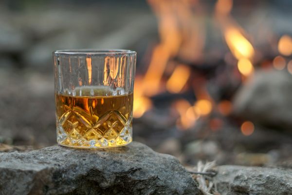 Découvrez des idées de verres à whisky personnalisés pour chaque événement